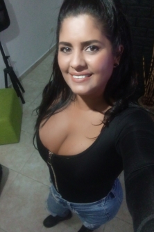 Hola soy Shantal, soy una joven Venezolana recién llegada a España, tengo 29 años, soy una chica educada y atractiva... Si quieres pasar un rato diferente y agradable, escríbeme 