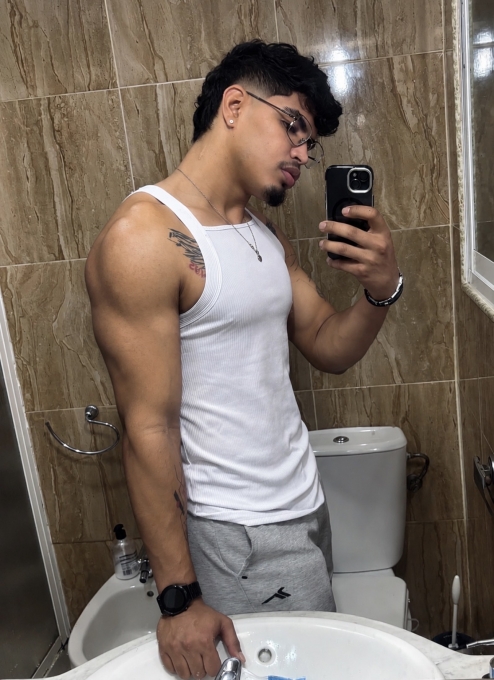 617950806 - LATINO NUEVO EN SEVILLA MORENO DE 1.81 escorts gay Sevilla ciudad - milescorts.es